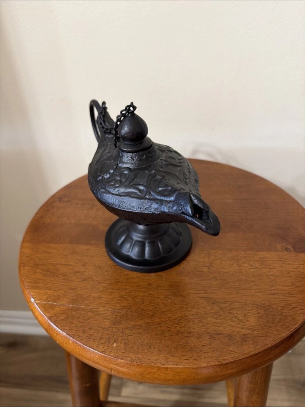 Vintage Cast Iron "Aladdin's" Genie Lamp - Embossed/Open Metal Work - Picture 4 of 10